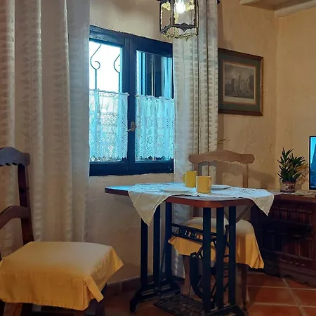 דירה Monasterio De San Antonio - Rustikales Mit Kleiner Innenhofterrasse