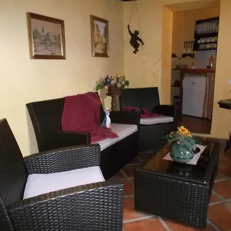 Monasterio De San Antonio - Rustikales Mit Kleiner Innenhofterrasse